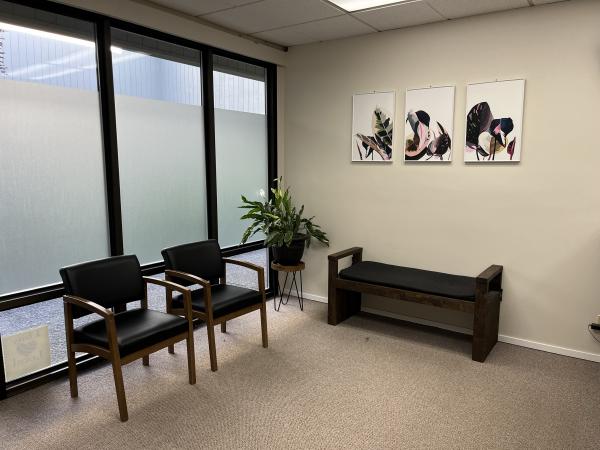 Silverdale Harbor Audiology lobby waiting room